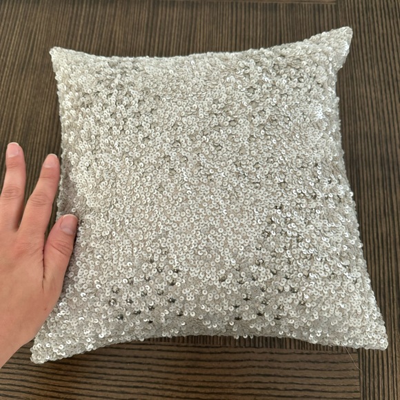 Donna Karan Decorative Pillow - Picture 2 of 5